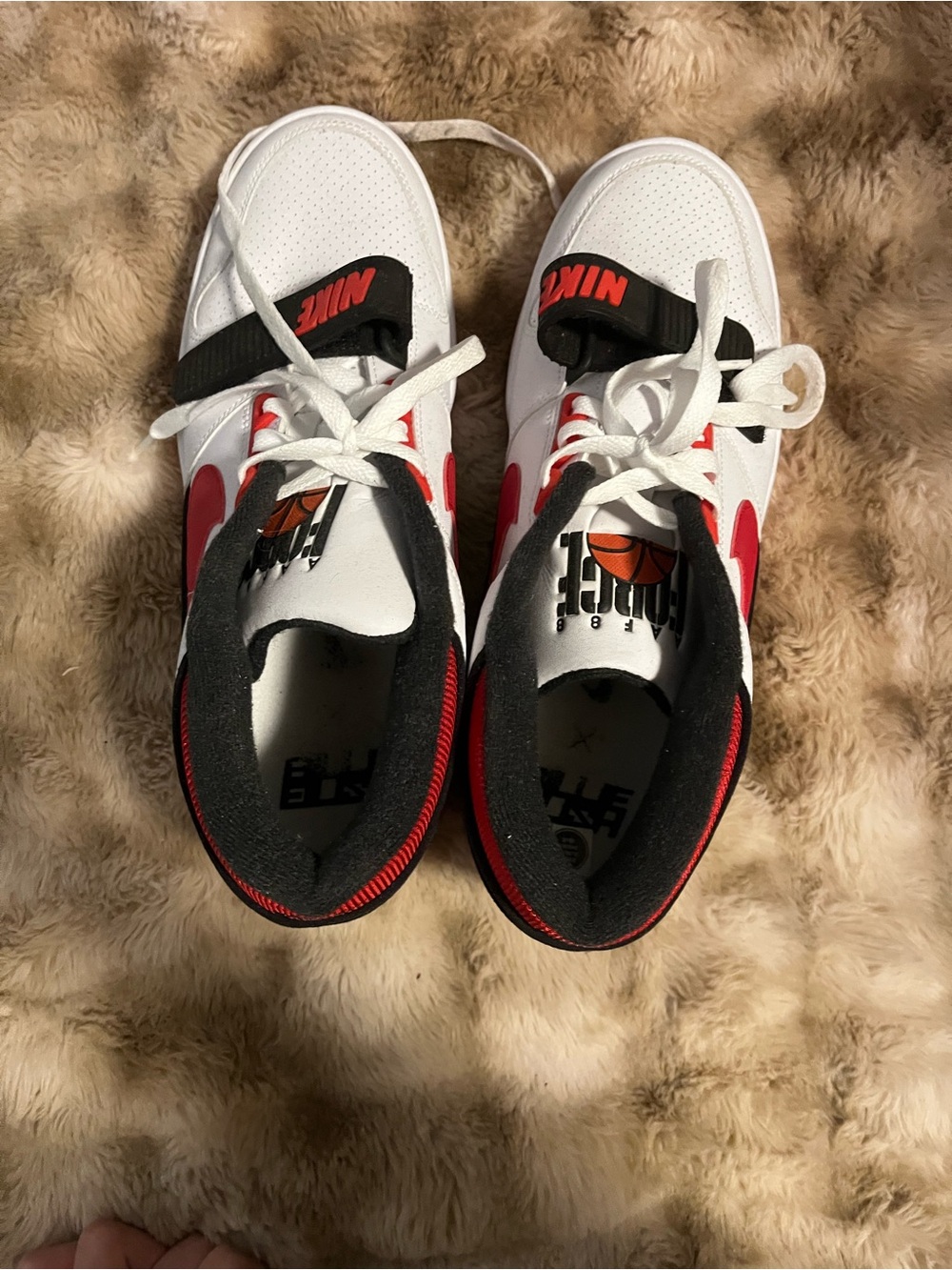 Nike Men’s White, Red & Black Low-Top Sneakers